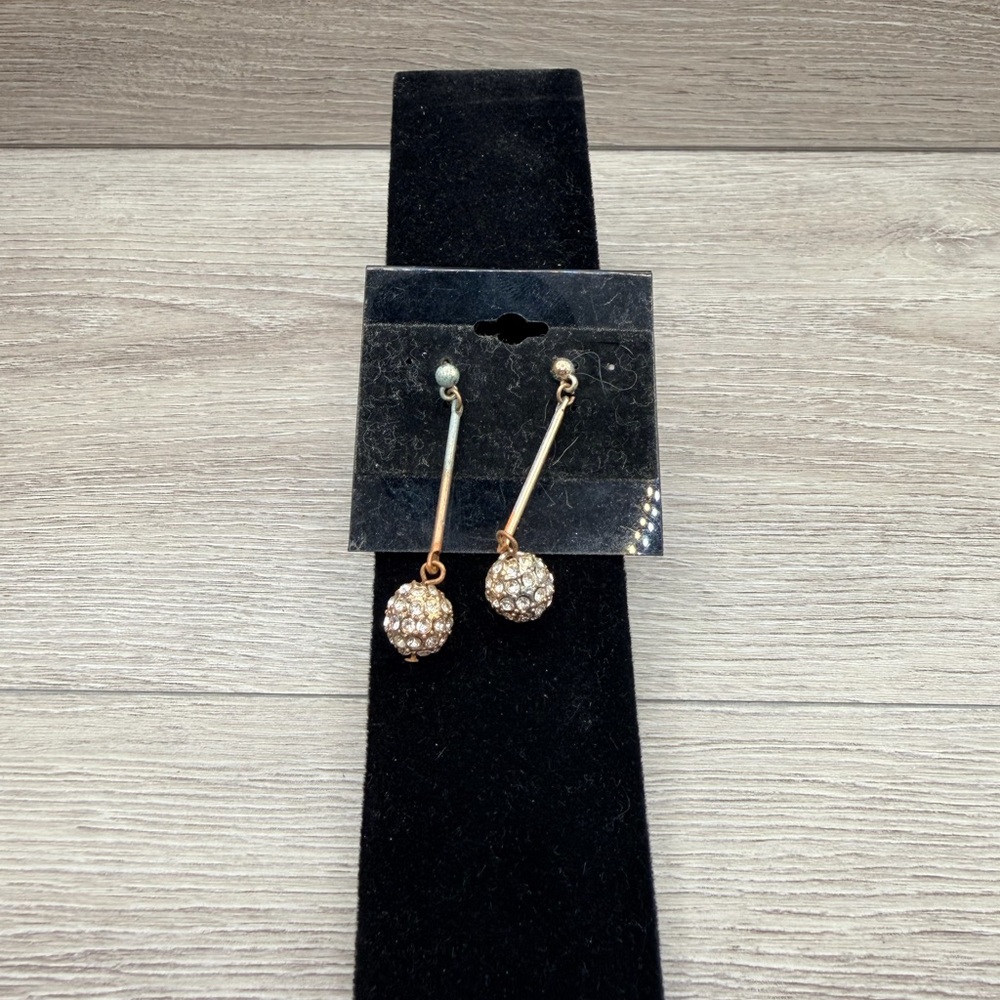 Elegant Gold Tone Drop Earrings